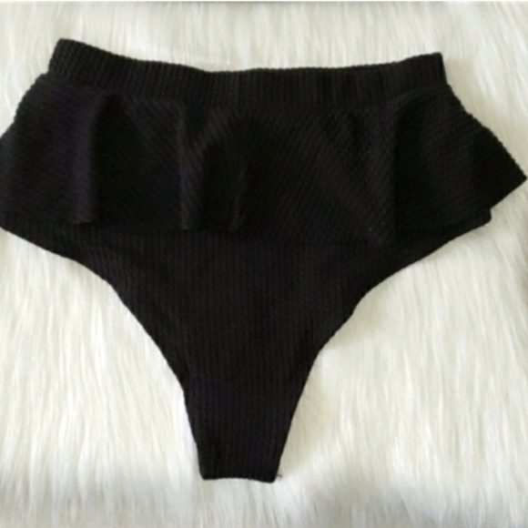 Black Ruffle Top and Skirted Bottom Bikini Set Swimsuit Size L - Picture 7 of 8
